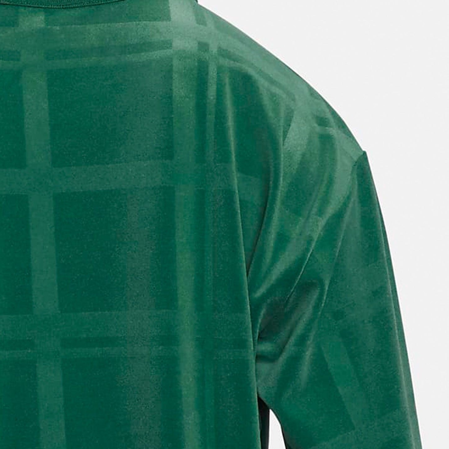 Classic Nike Authentic Sportswear Pullover Sweatshirt