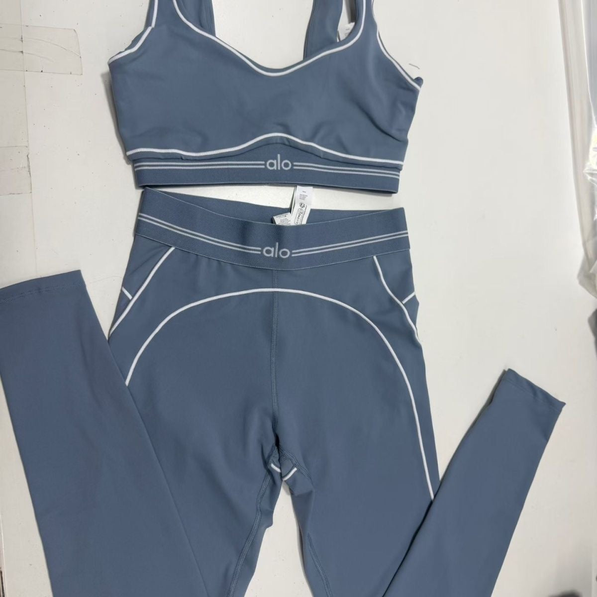 Alo active style yoga set