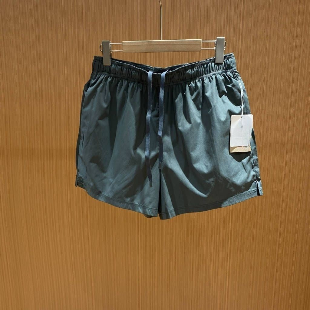 On Men’s Core Running shorts
