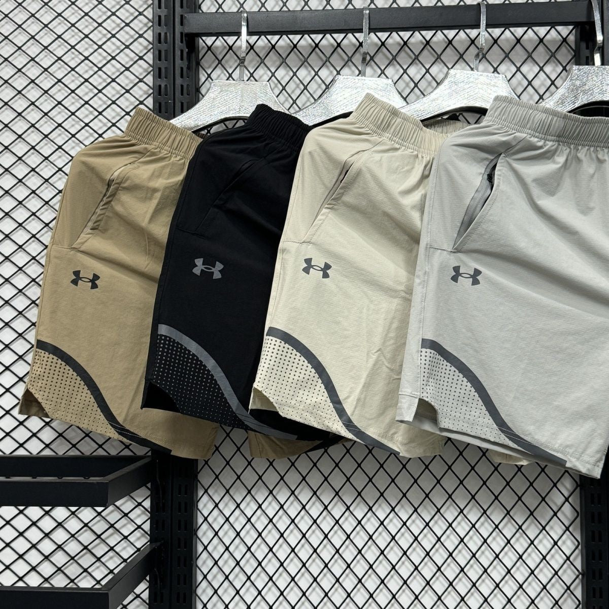 UA Vanish Woven 6inch shorts