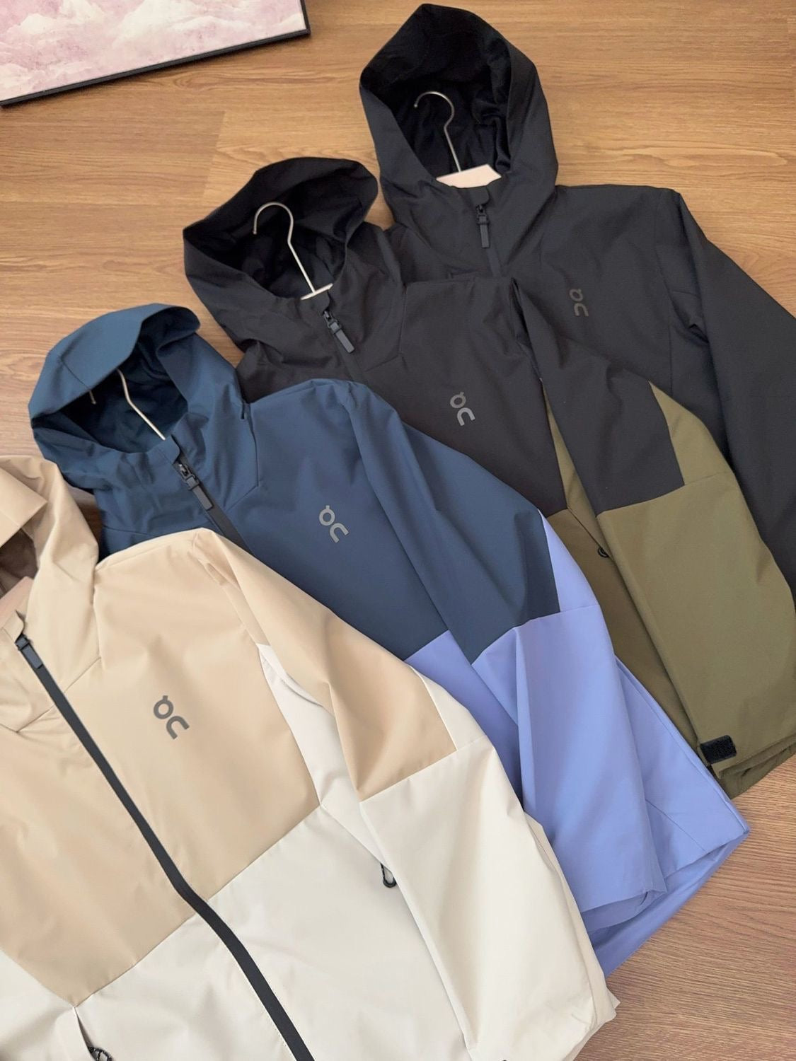 On 2025 Hooded Block Windproof Jacket