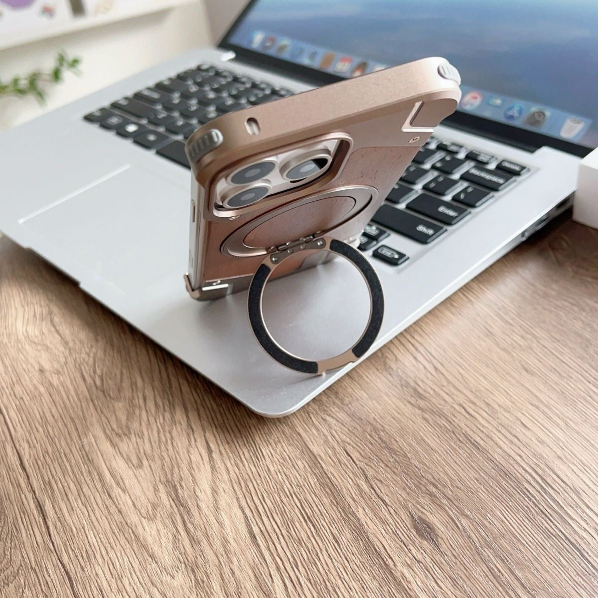 iPhone 13/14/1516 wooden magnetic charging.